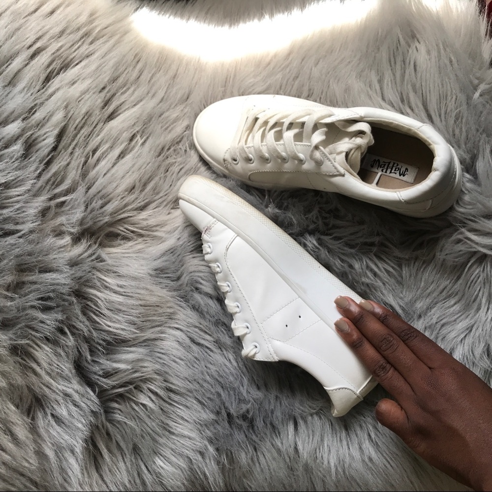 White platform sneakers 👟